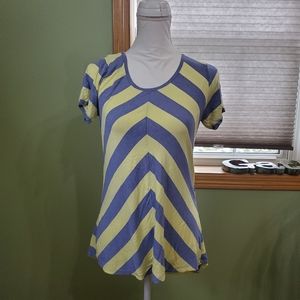 Lularoe tshirt. Xs